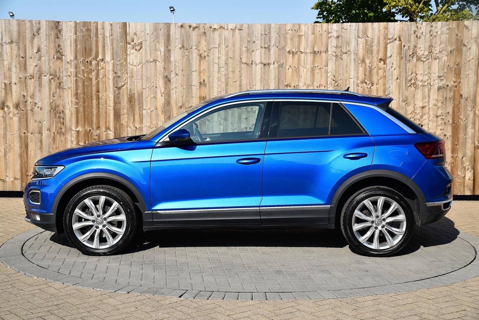 Volkswagen TRoc Suv 5 Doors Manual Petrol Ravenna Blue Parkway Volkswagen Volkswagen TRoc Suv 5 Doors Manual Petrol Ravenna Blue Parkway Volkswagen