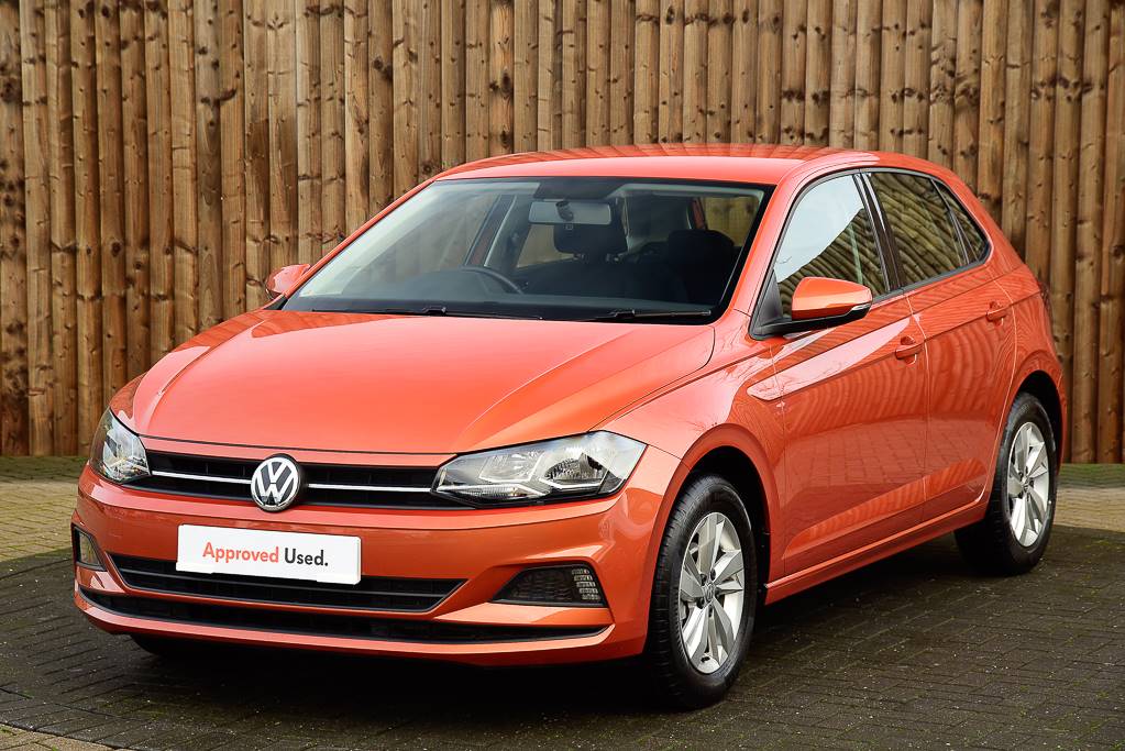 Volkswagen polo orange